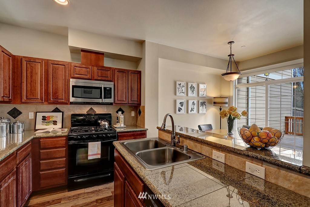 22527 9th Drive Southeast Bothell, WA 98021 - Photo 5 of 19