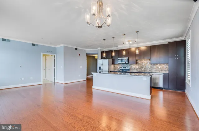 $3,250 | 815 North Patrick Street, Unit 402, Alexandria, VA 22314