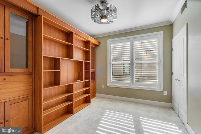 $3,250 | 815 North Patrick Street, Unit 402, Alexandria, VA 22314