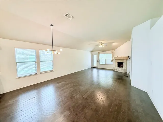 $2,700 | 924 Blue Quail Run, Glenn Heights, TX 75154