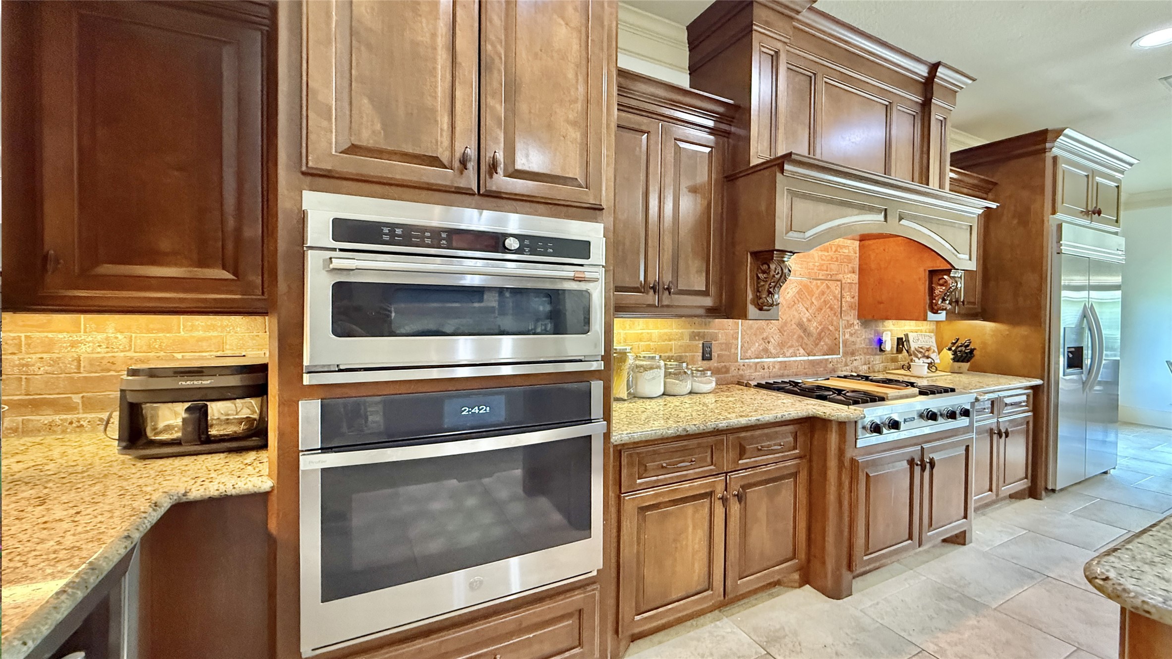 25207 Hideaway Run Drive Spring, TX 77389 - Photo 19 of 49 New Oven, New Microwave, Double Drawer Dishwasher & Wine Fridge
