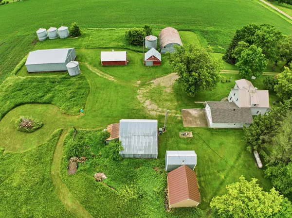 $300,000 | 15953 75th Street Southwest, Prinsburg, MN 56281