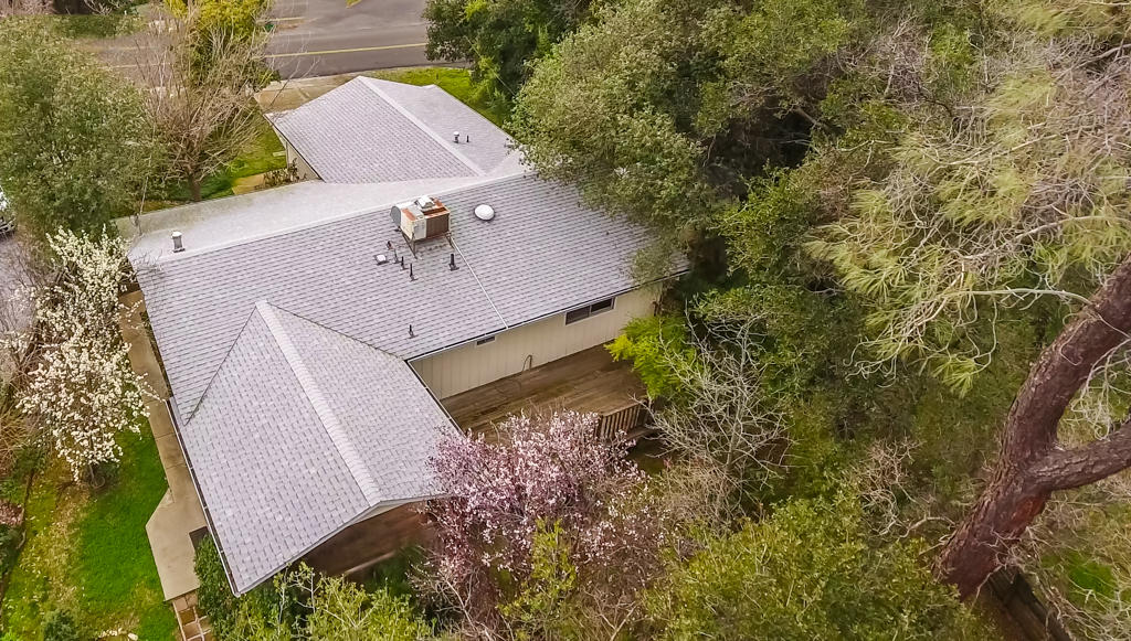 12651 Williamson Road Redding, CA 96003 - Photo 34 of 39 a view of a yard in front of house