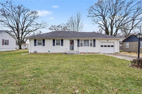 $240,000 | 110 Elm Street, Wellsville, KS 66092