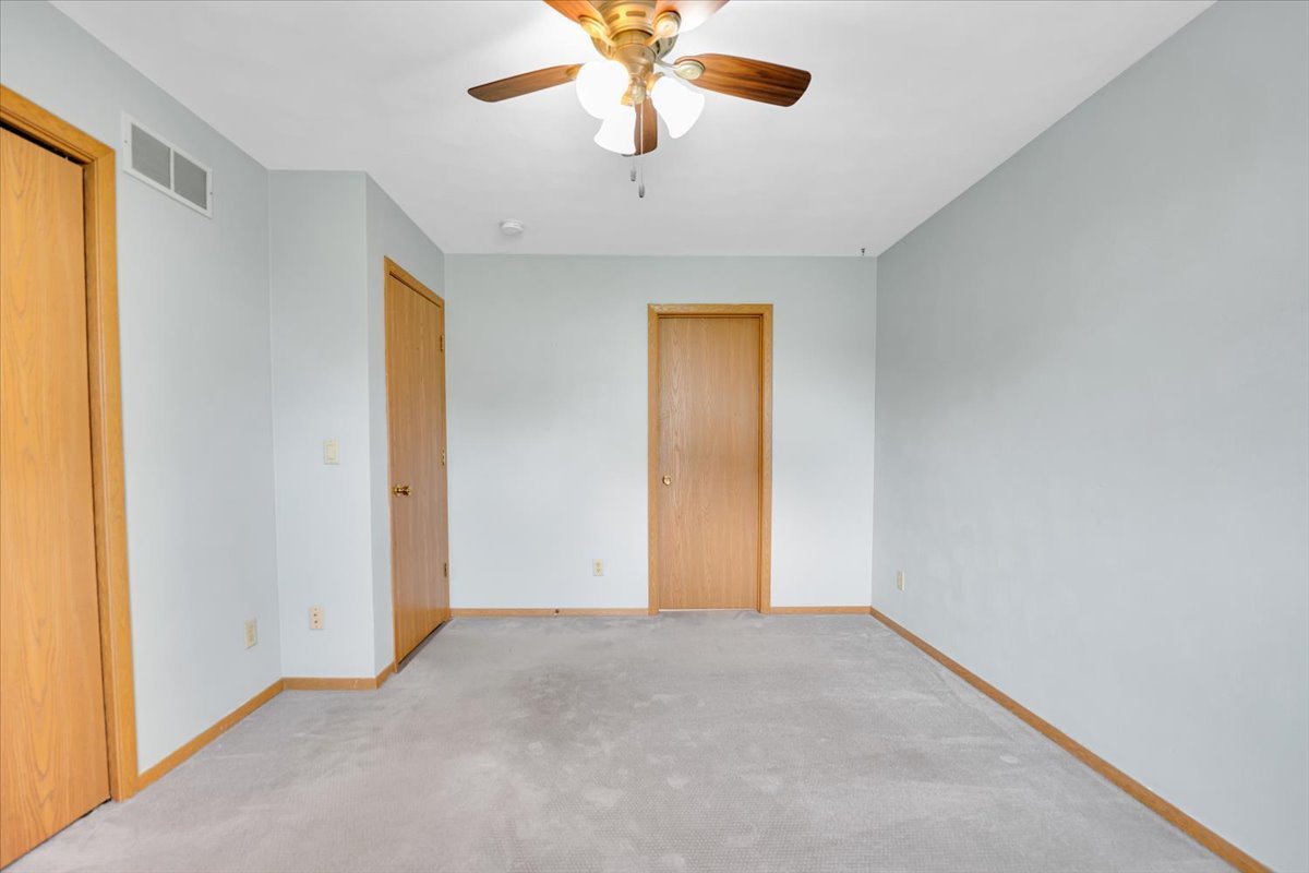 390 Madeline Trail Rockford, IL 61107 - Photo 11 of 32