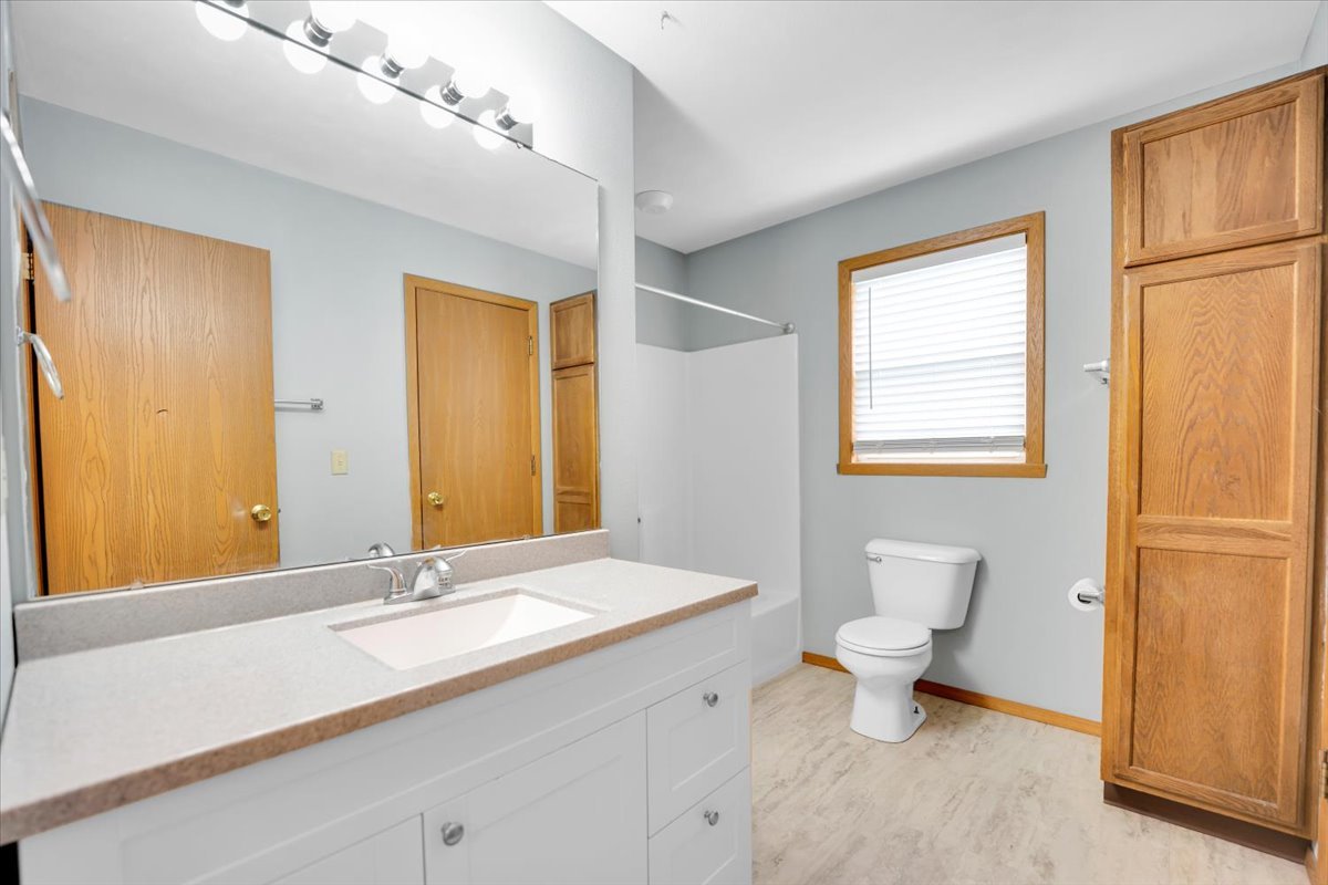 390 Madeline Trail Rockford, IL 61107 - Photo 12 of 32