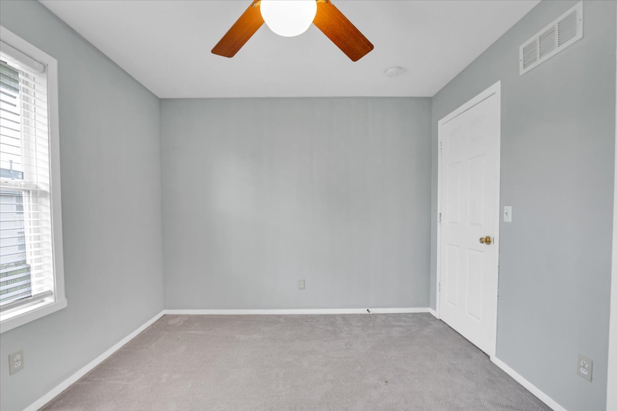 390 Madeline Trail Rockford, IL 61107 - Photo 19 of 32