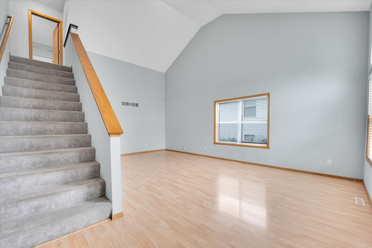 390 Madeline Trail Rockford, IL 61107 - Photo 2 of 32