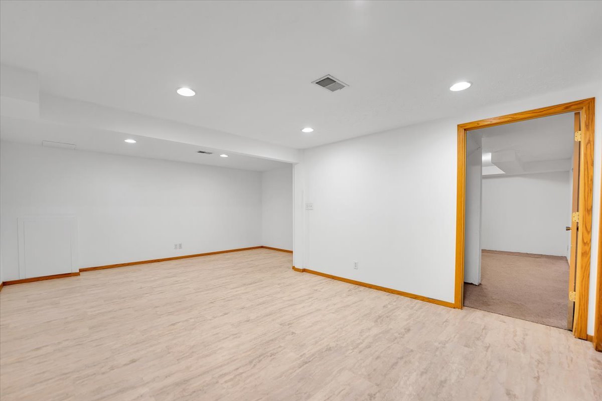 390 Madeline Trail Rockford, IL 61107 - Photo 24 of 32