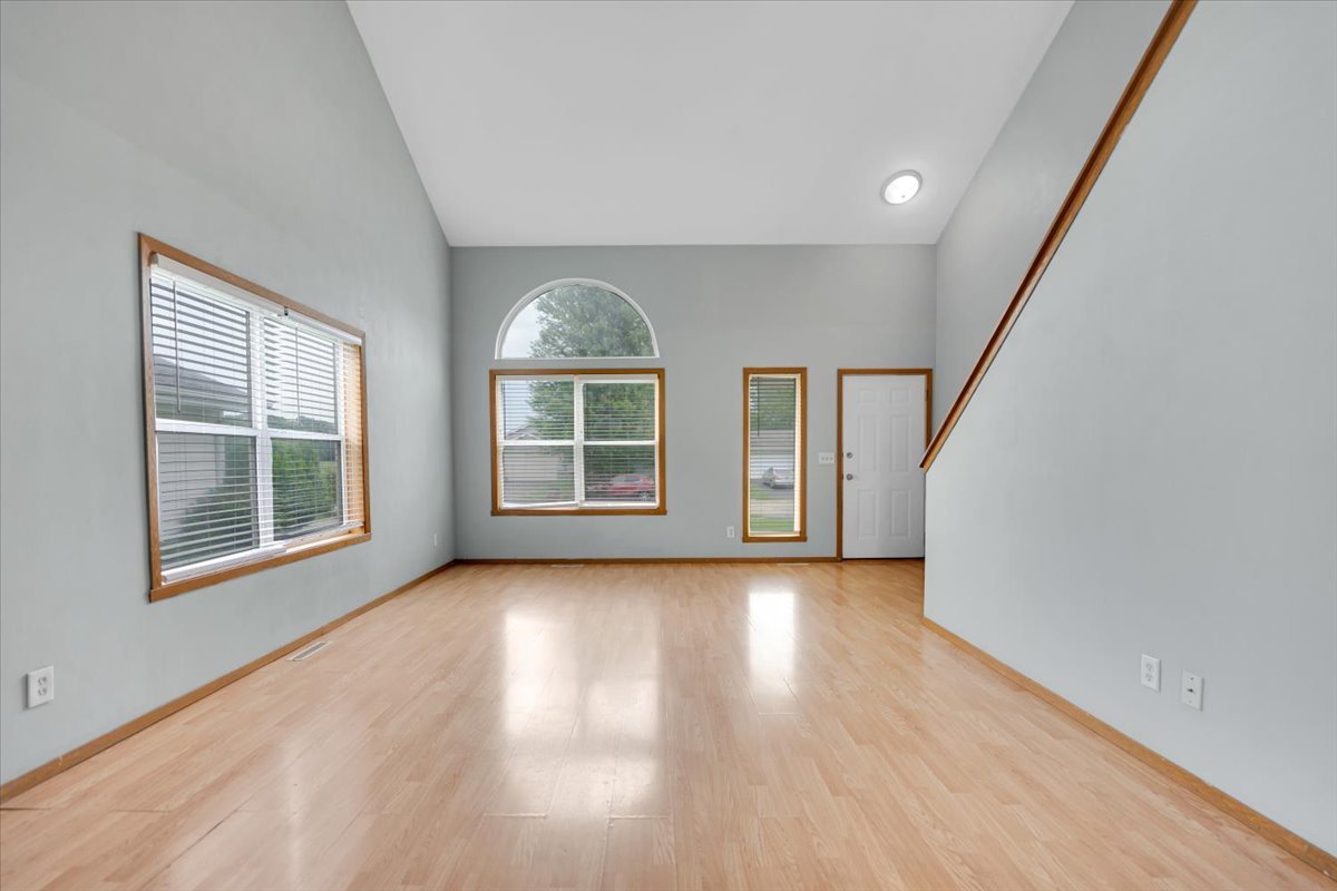 390 Madeline Trail Rockford, IL 61107 - Photo 5 of 32