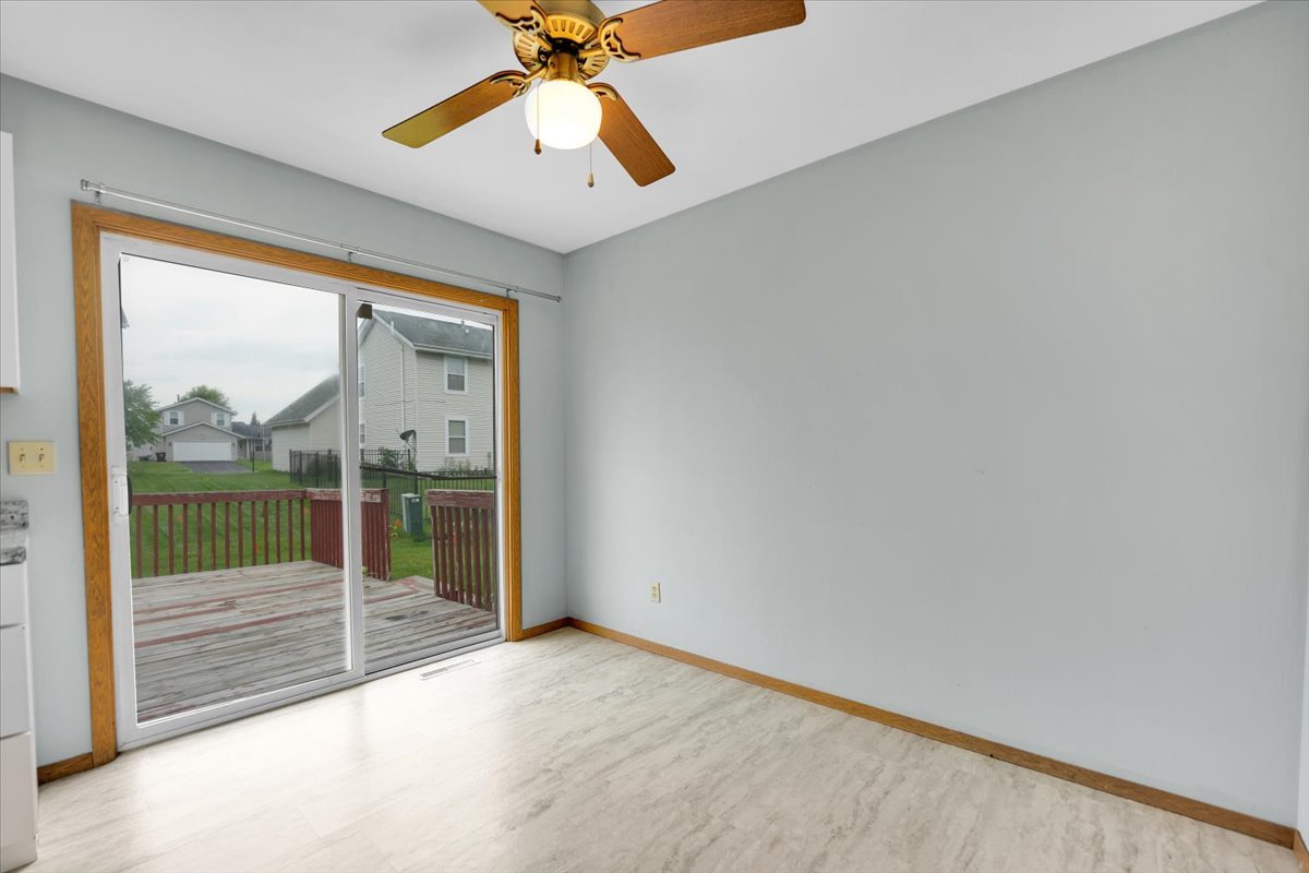 390 Madeline Trail Rockford, IL 61107 - Photo 8 of 32