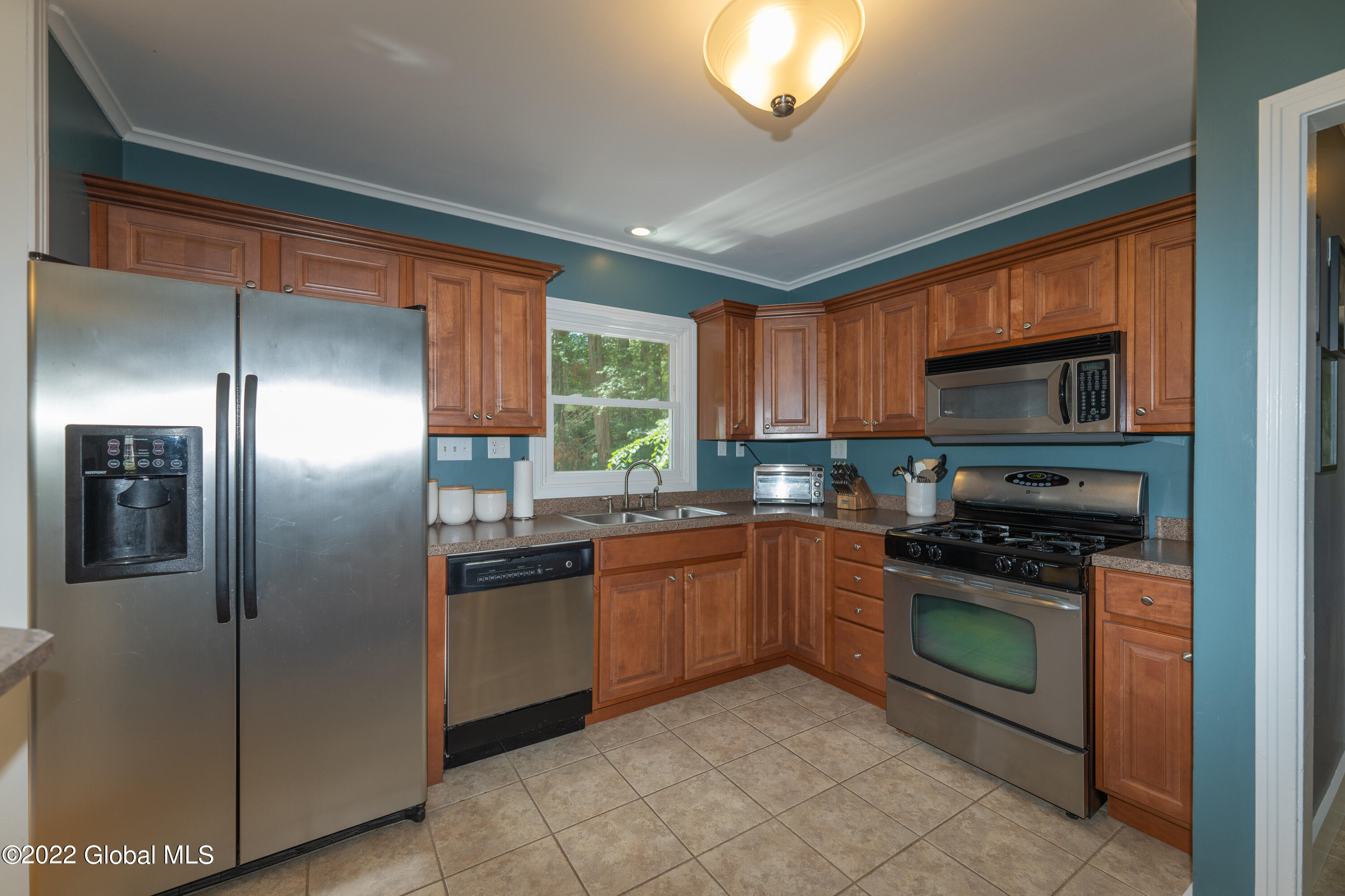 14 New Shaker Road Albany, NY 12205 - Photo 18 of 52 3 Kitchen 2