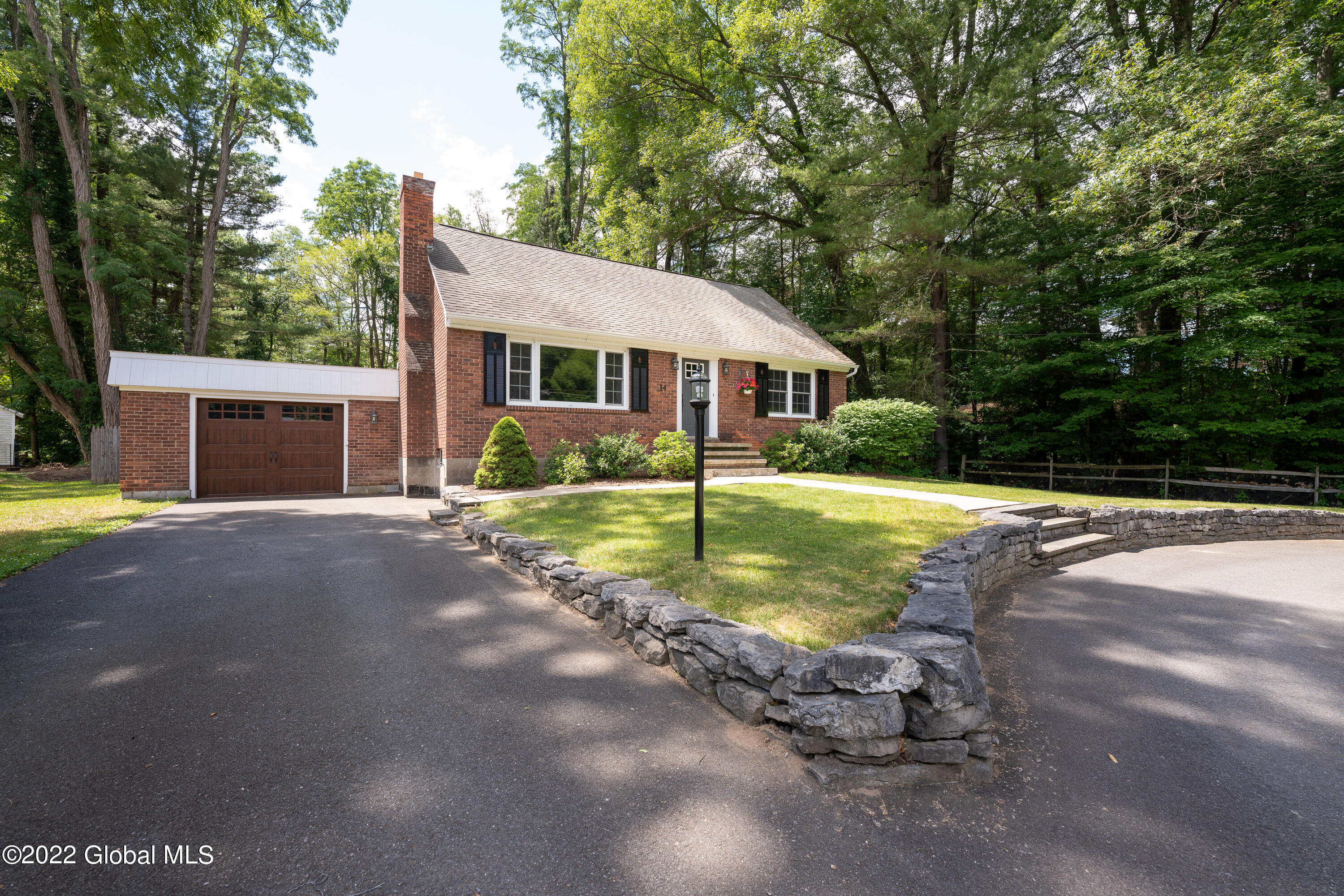 14 New Shaker Road Albany, NY 12205 - Photo 5 of 52 0 Front 5