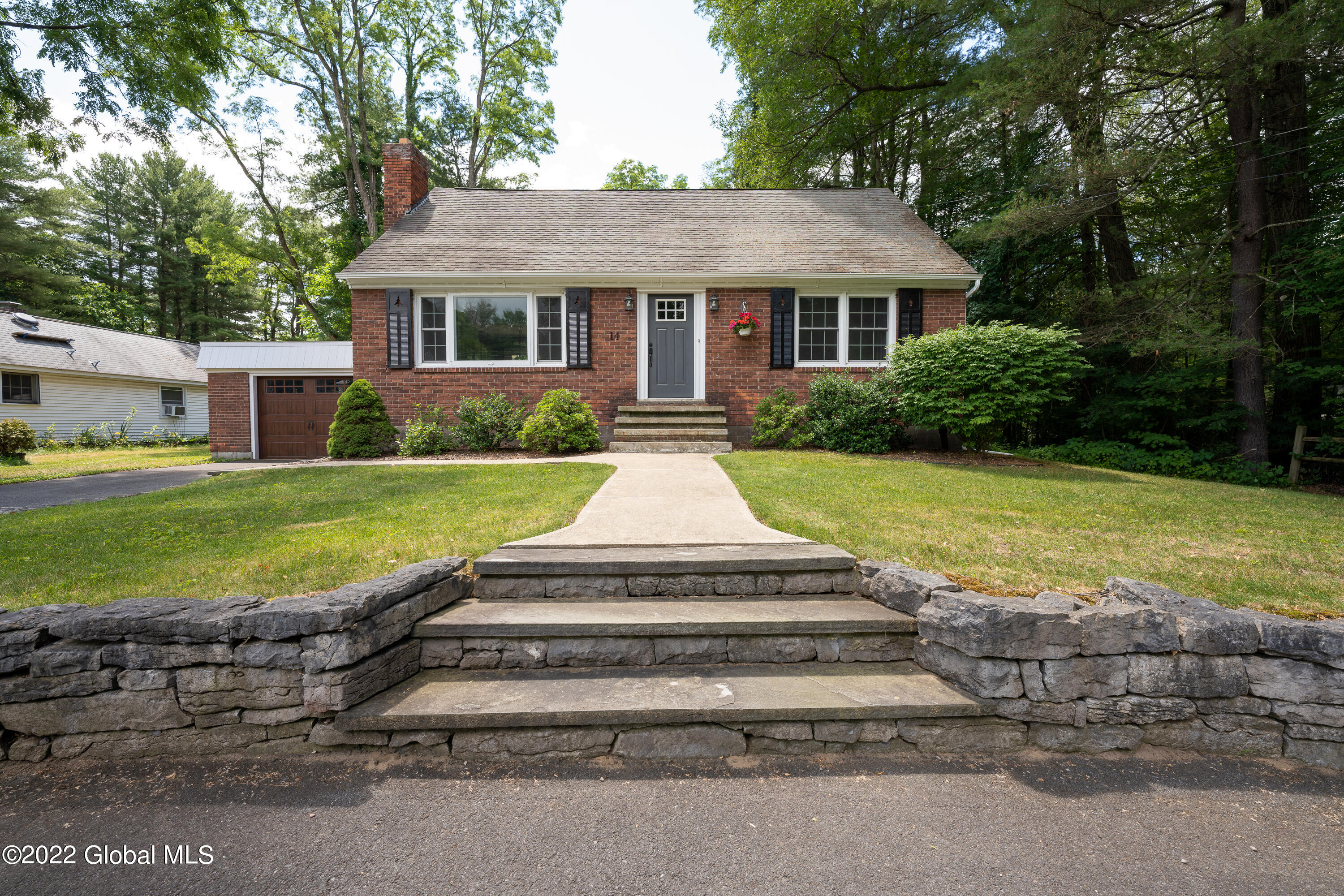 14 New Shaker Road Albany, NY 12205 - Photo 6 of 52 0 Front 6