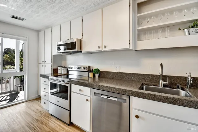 $1,150,000 | 72 Lucky Drive, Corte Madera, CA 94925