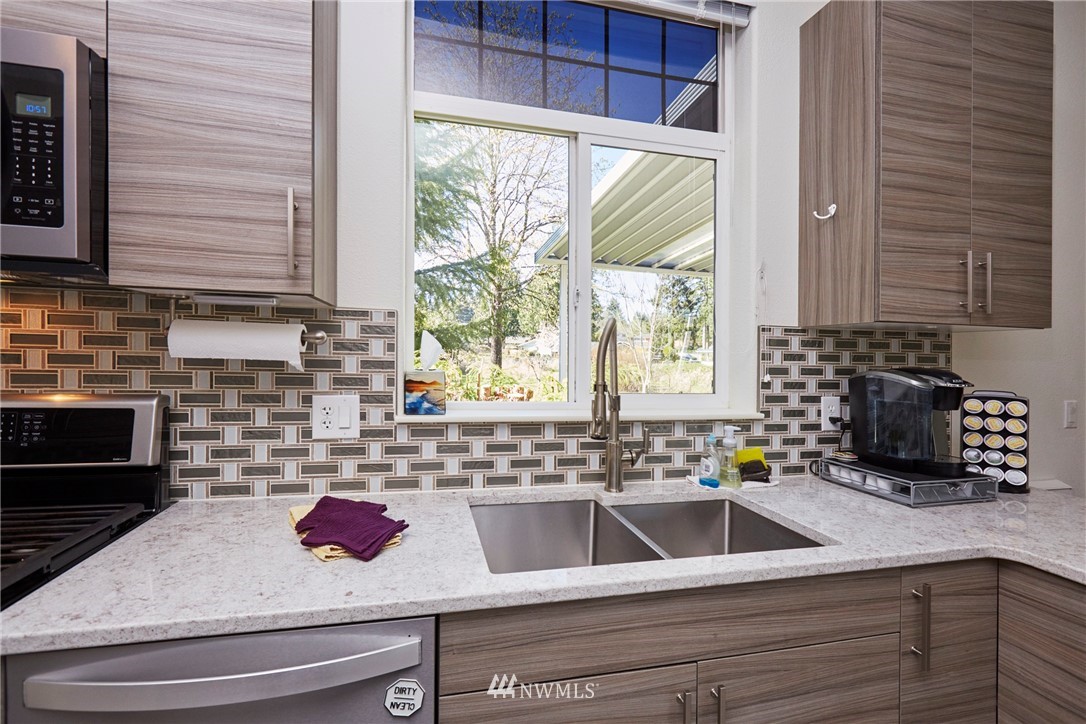 4516 Southeast Foss Road Port Orchard, WA 98366 - Photo 7 of 38 Gallery Image 7