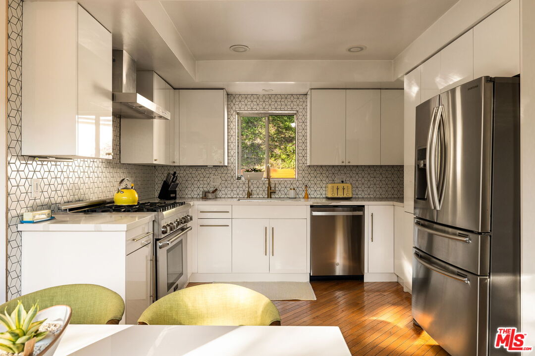 941 Cavanagh Road Glendale, CA 91207 - Photo 11 of 33