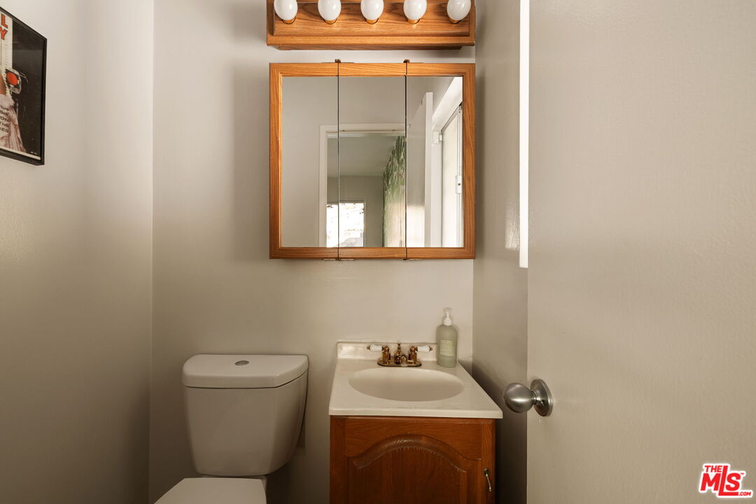 941 Cavanagh Road Glendale, CA 91207 - Photo 22 of 33