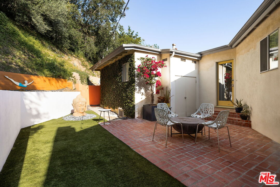 941 Cavanagh Road Glendale, CA 91207 - Photo 24 of 33