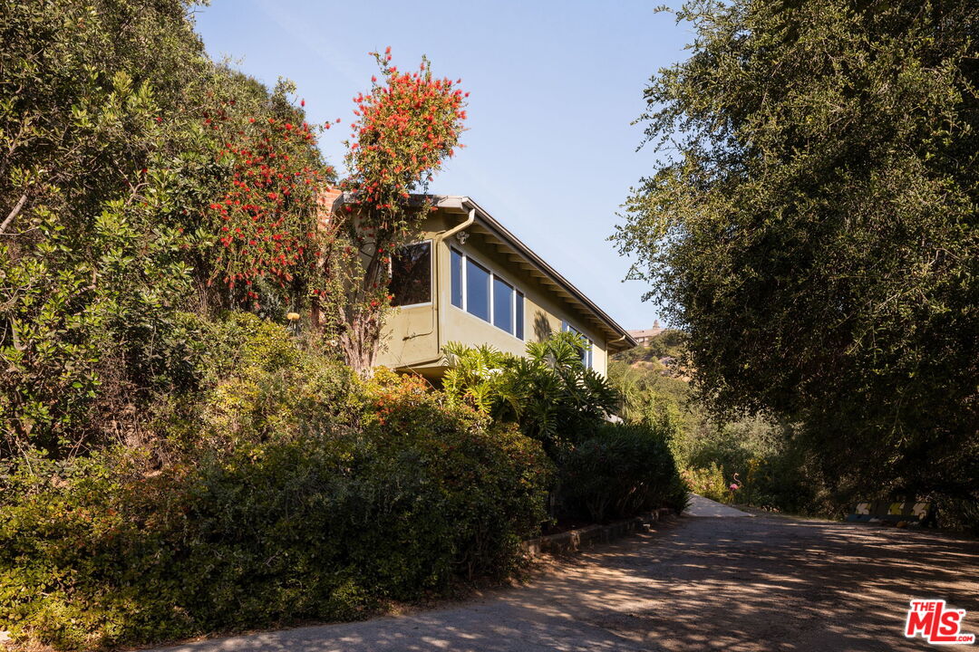 941 Cavanagh Road Glendale, CA 91207 - Photo 28 of 33