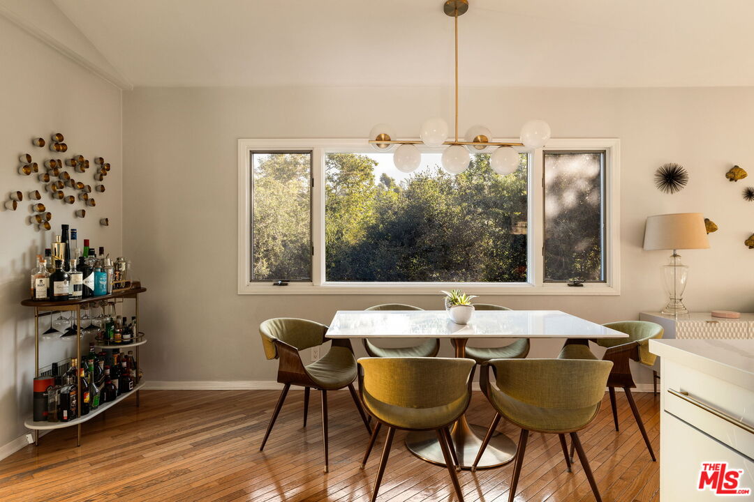 941 Cavanagh Road Glendale, CA 91207 - Photo 8 of 33