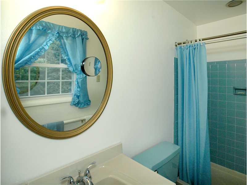 225 Echo Ridge Road Apollo, PA 15613 - Photo 20 of 25 Master Bath/Spa.