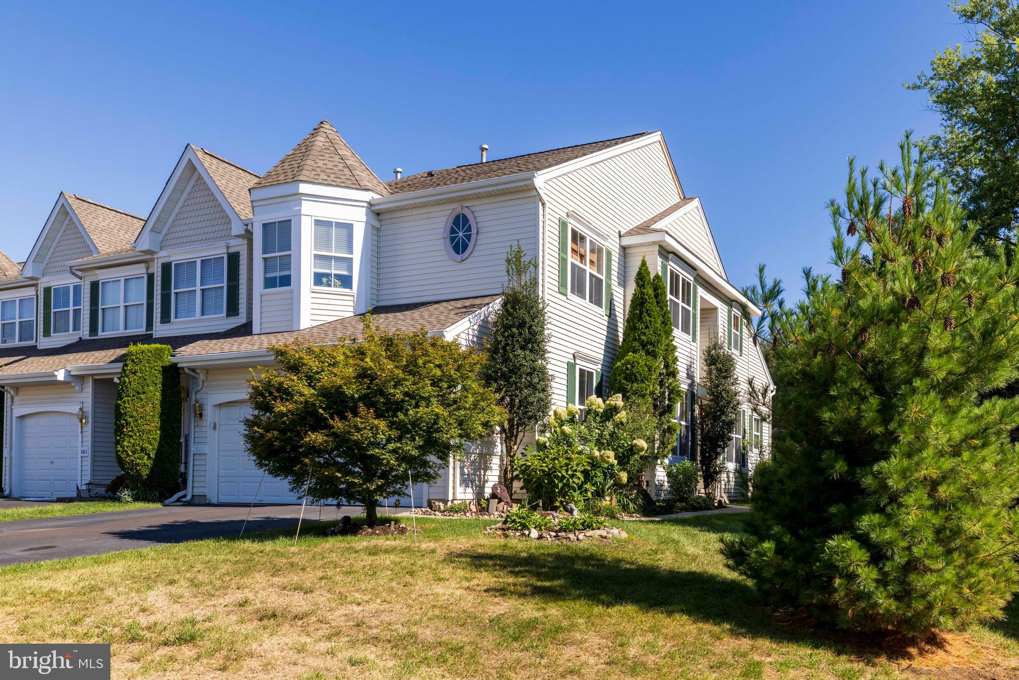 201 Coventry Road Chalfont, PA 18914 - Photo 4 of 29 Gallery Image 4