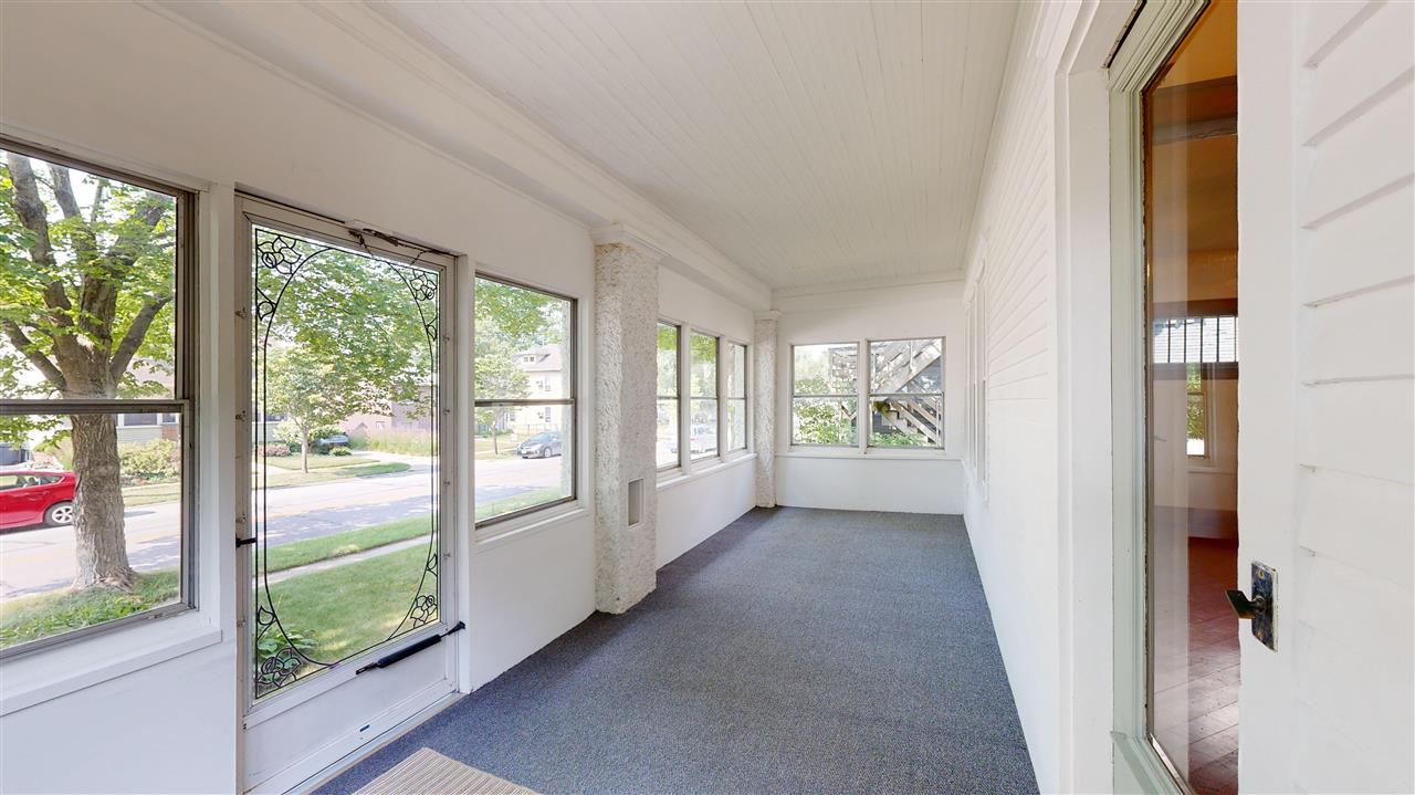 1128 Rochester Avenue Iowa City, IA 52245 - Photo 3 of 39 Gallery Image 3