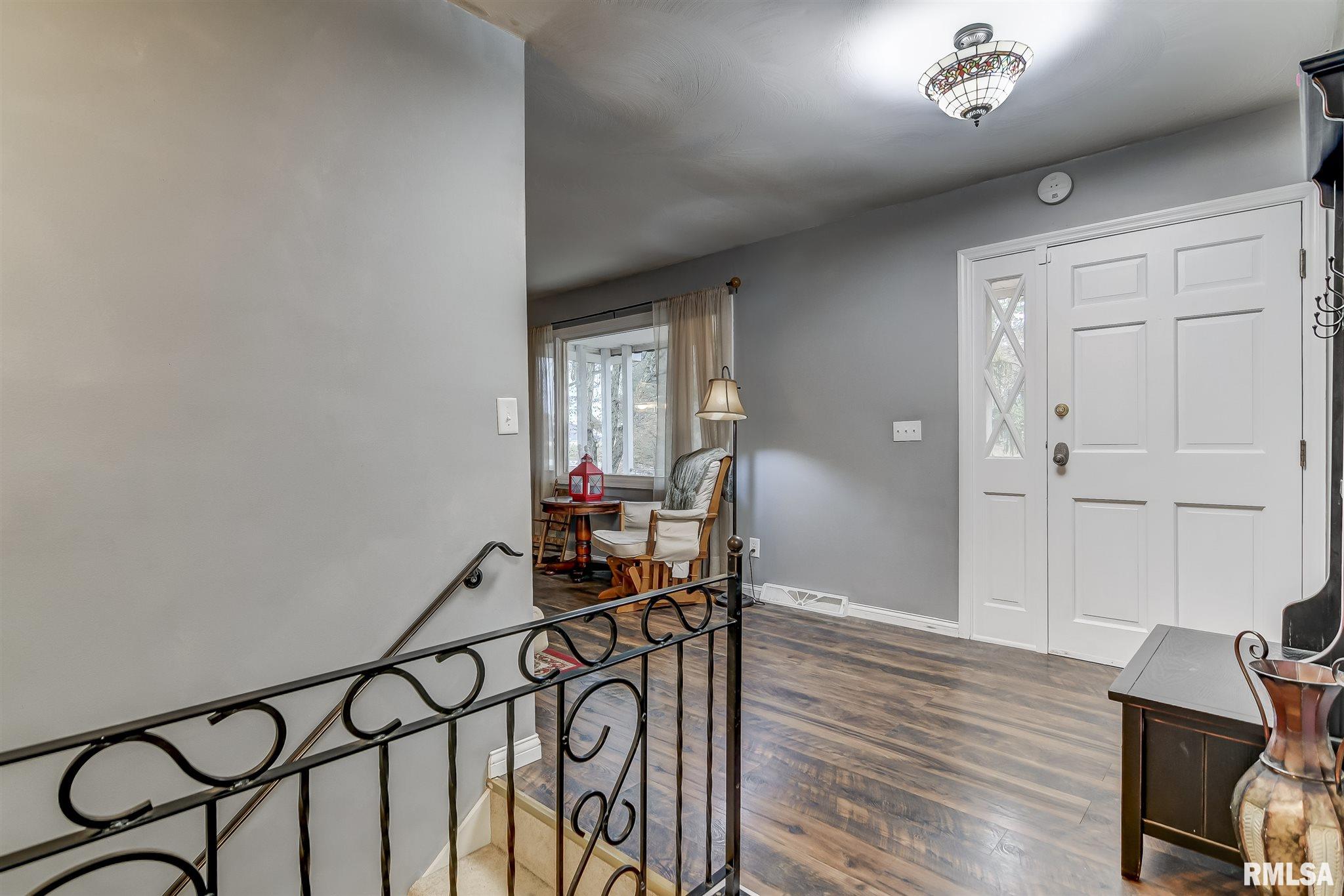 6845 Mechanicsburg Road Springfield, IL 62712 - Photo 4 of 36