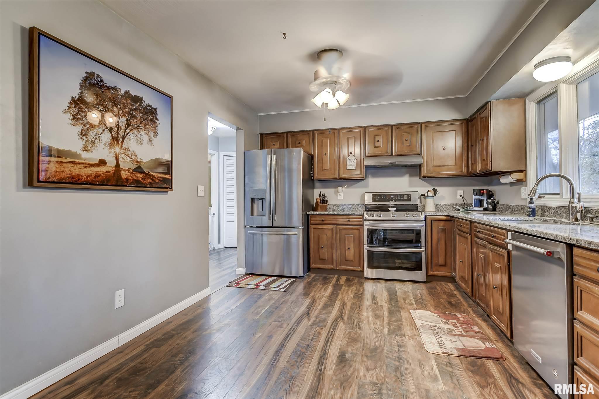 6845 Mechanicsburg Road Springfield, IL 62712 - Photo 8 of 36