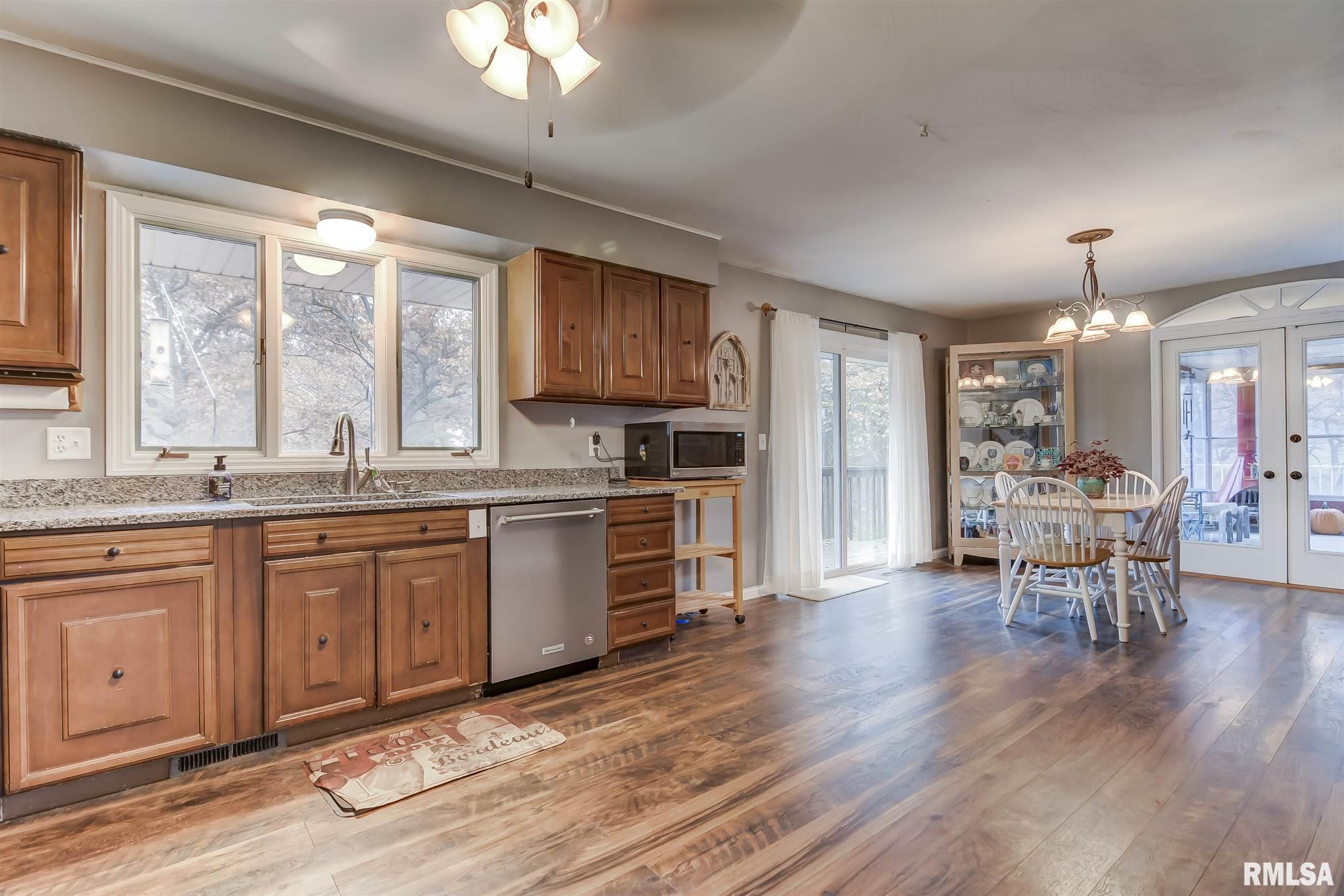 6845 Mechanicsburg Road Springfield, IL 62712 - Photo 9 of 36