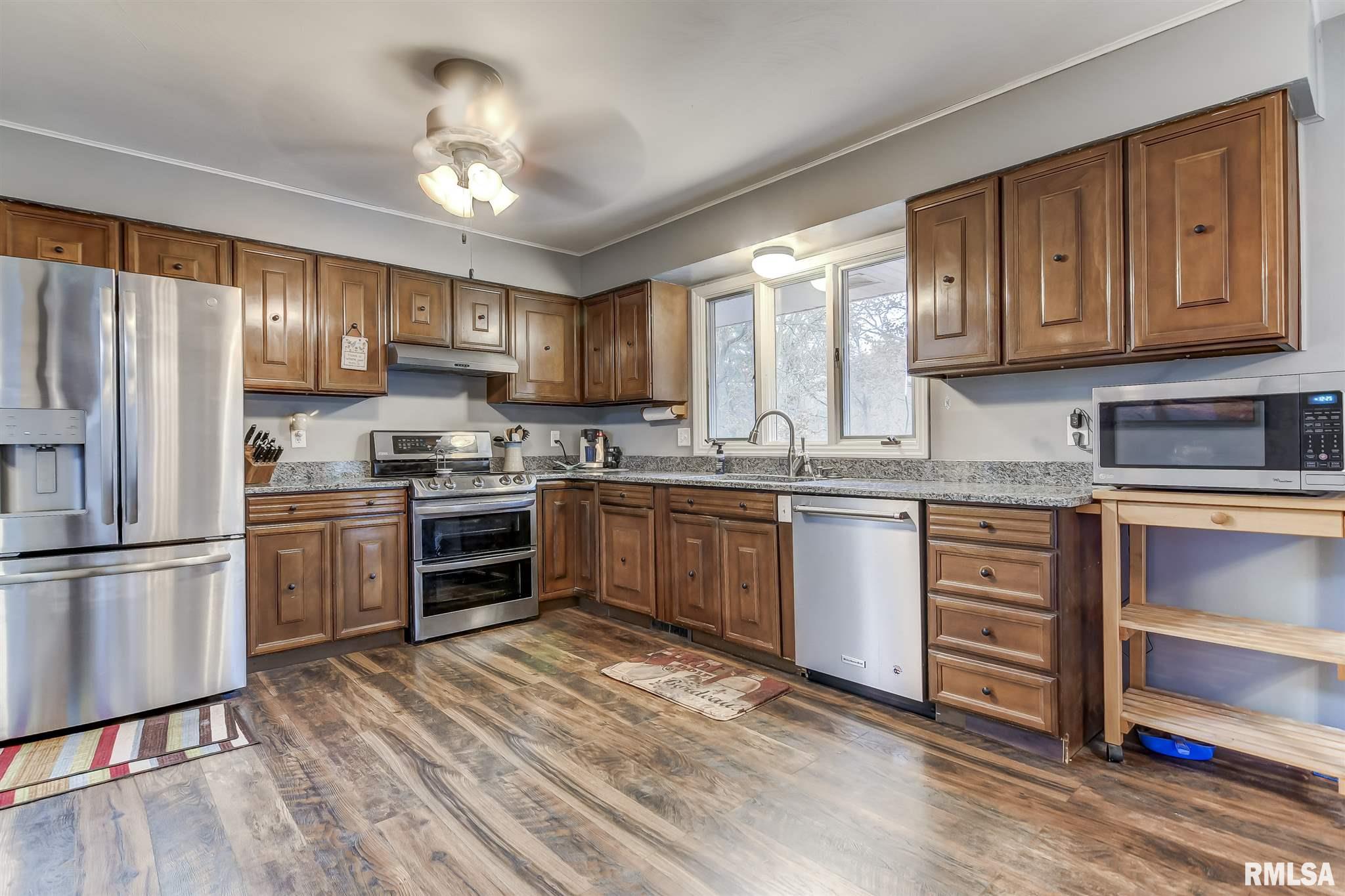 6845 Mechanicsburg Road Springfield, IL 62712 - Photo 10 of 36