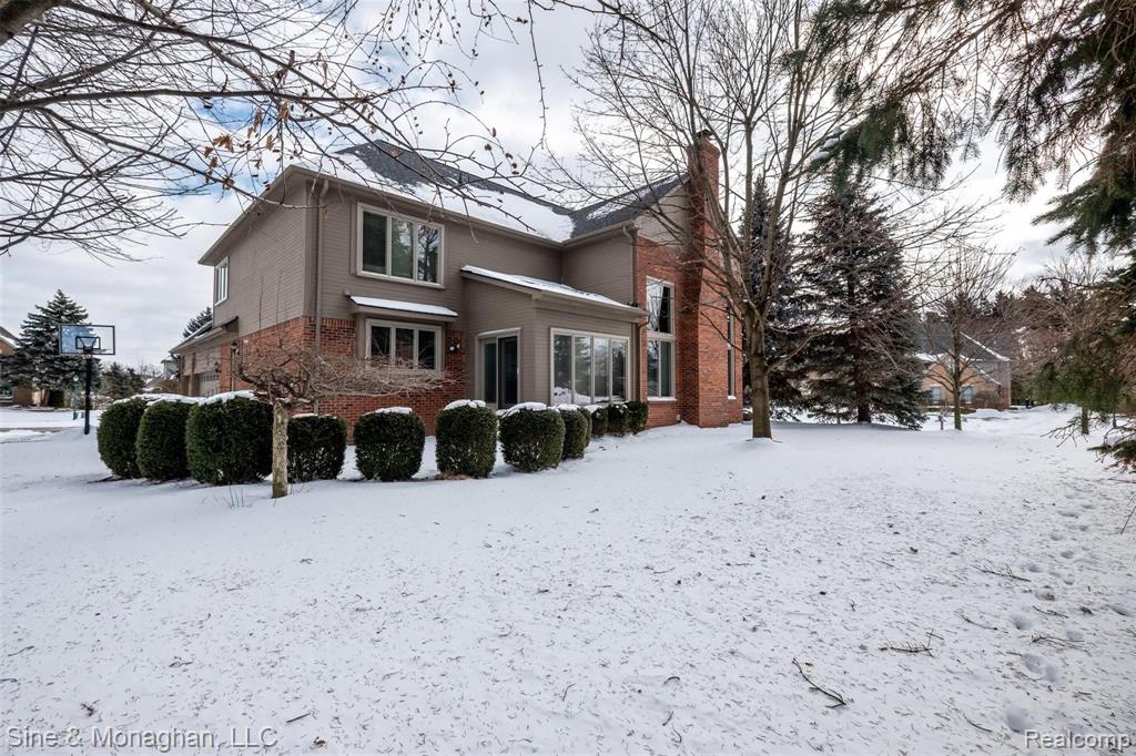1388 Pebble Ridge Drive Rochester, MI 48307 - Photo 2 of 38 Gallery Image 2