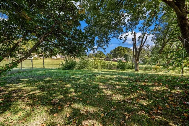 $189,900 | 801 North Redwood Drive, Independence, MO 64056