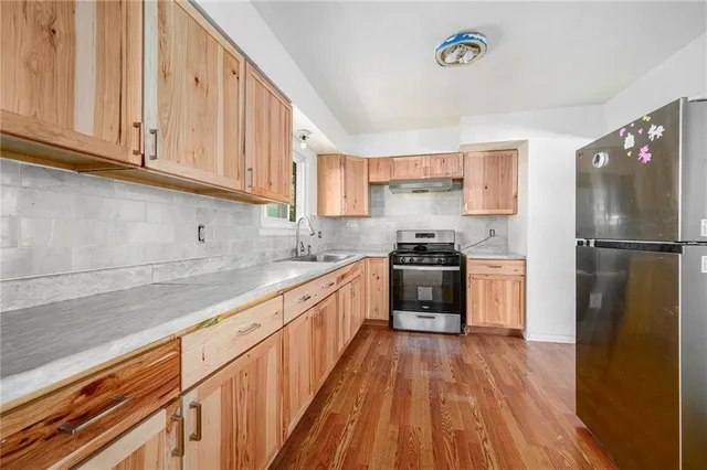 $189,900 | 801 North Redwood Drive, Independence, MO 64056