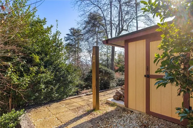 $775,000 | 120 Overlook Drive, Gainesville, GA 30506