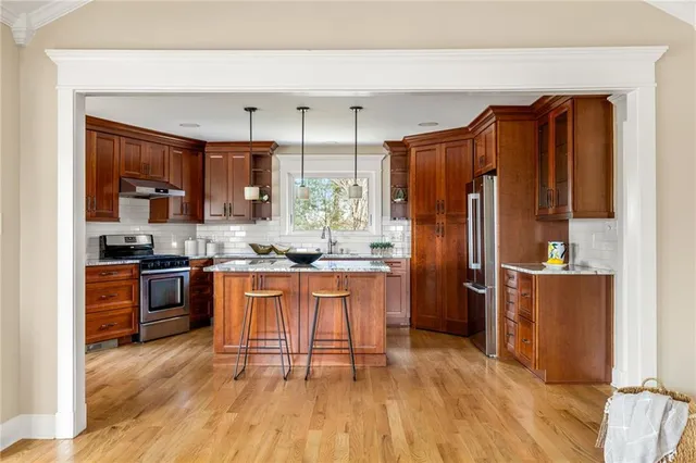 $775,000 | 120 Overlook Drive, Gainesville, GA 30506