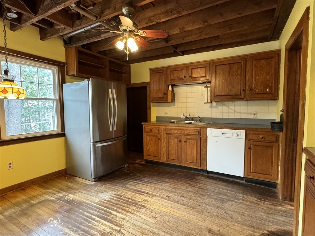 158 Log Plain Road Greenfield, MA 01301 - Photo 5 of 42 Gallery Image 5