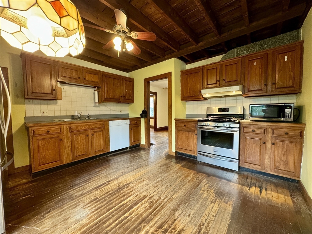 158 Log Plain Road Greenfield, MA 01301 - Photo 6 of 42 Gallery Image 6