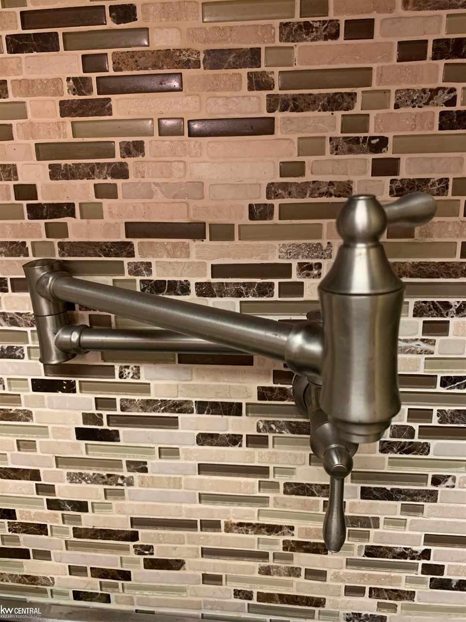 428 Cloverly Road Grosse Pointe, MI 48236 - Photo 7 of 51 Pot Filler