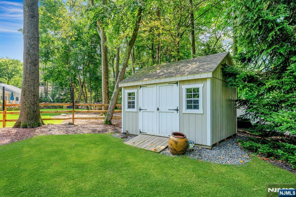 27 Stone Fence Road Allendale, NJ 07401 - Photo 37 of 39 Gallery Image 37