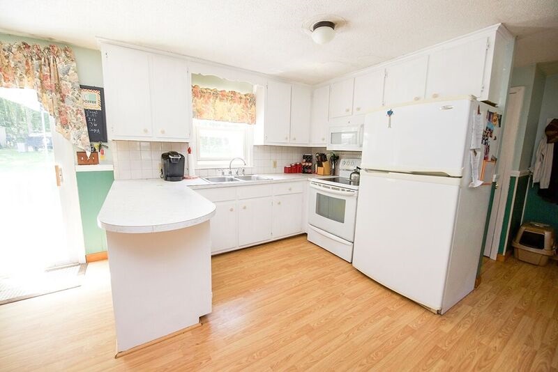 12 Upper Road Plaistow, NH 03865 - Photo 6 of 39 Gallery Image 6