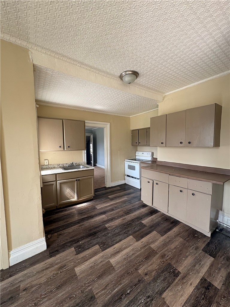 155 Fulton Avenue Rochester, NY 14613 - Photo 4 of 25 Kitchen