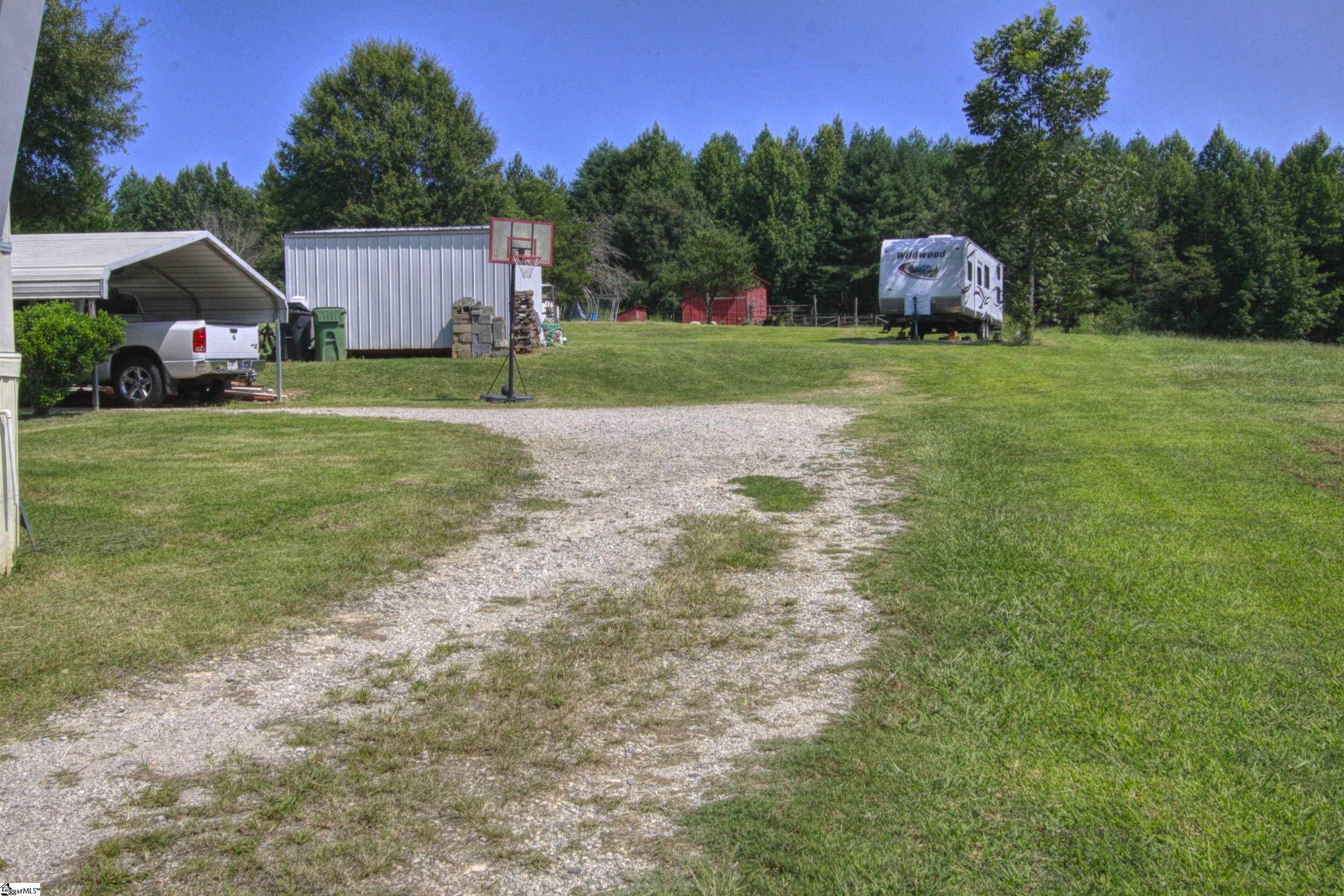 409 Monroe Bruce Farm Road Campobello, SC 29322 - Photo 2 of 13