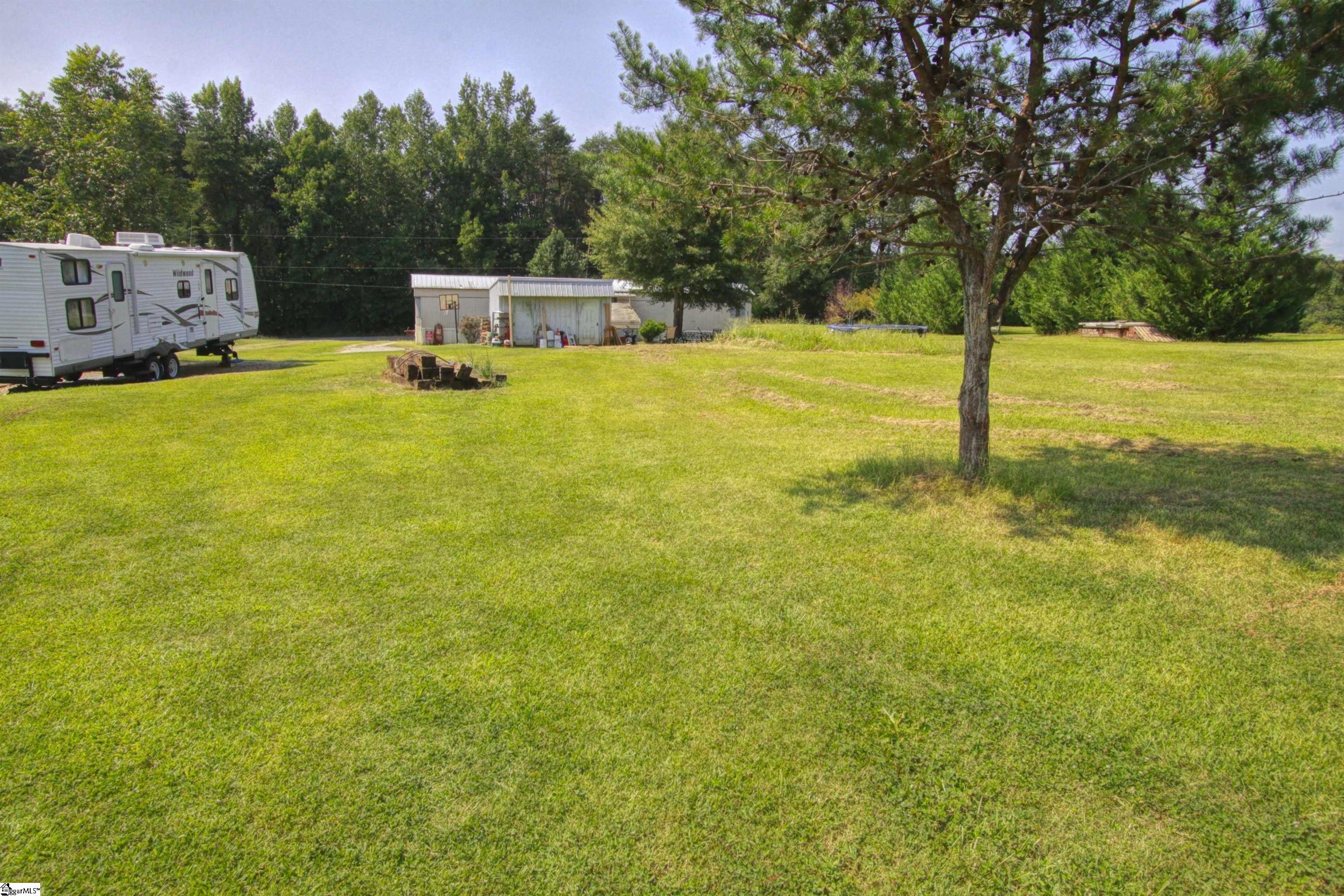 409 Monroe Bruce Farm Road Campobello, SC 29322 - Photo 6 of 13