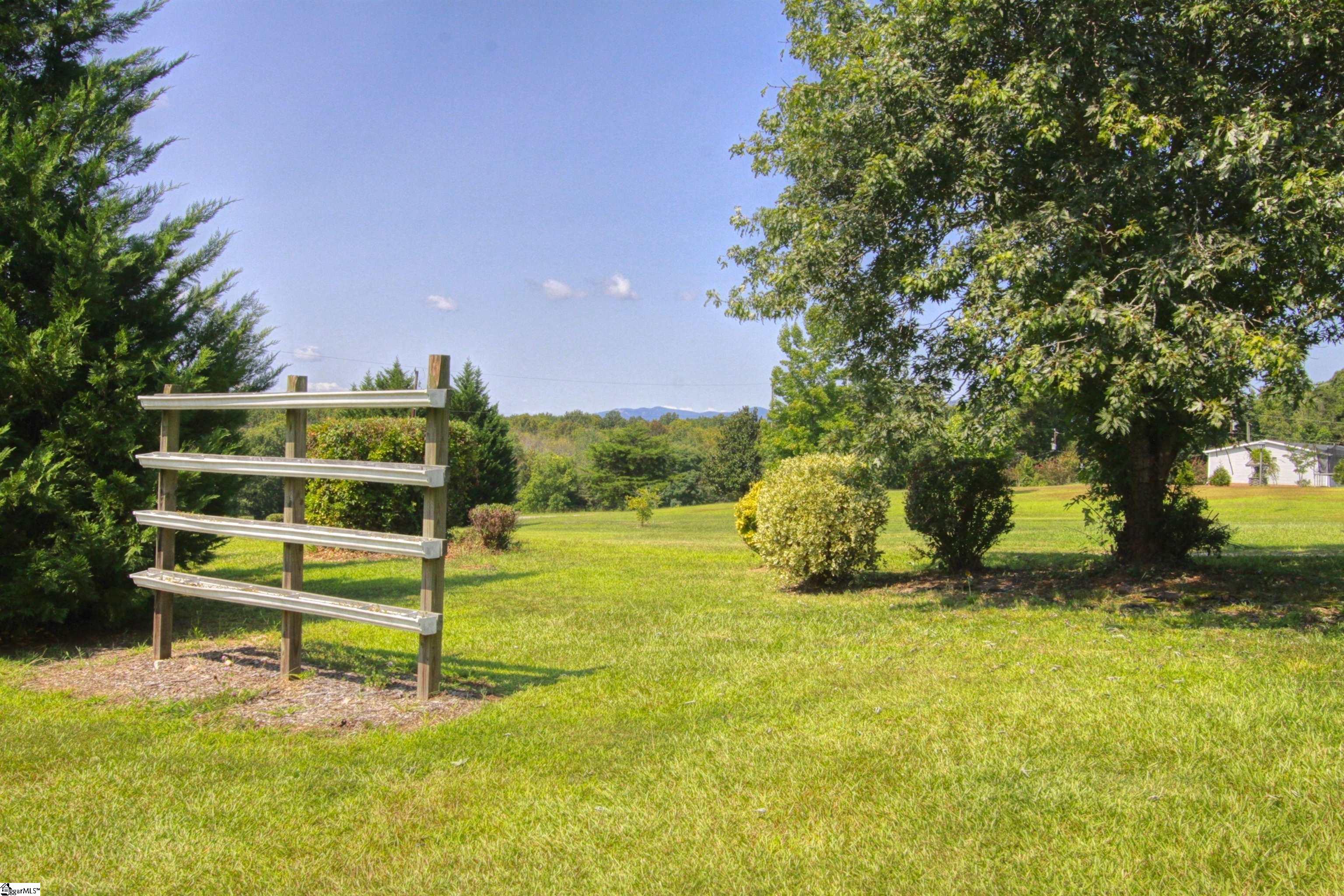 409 Monroe Bruce Farm Road Campobello, SC 29322 - Photo 9 of 13