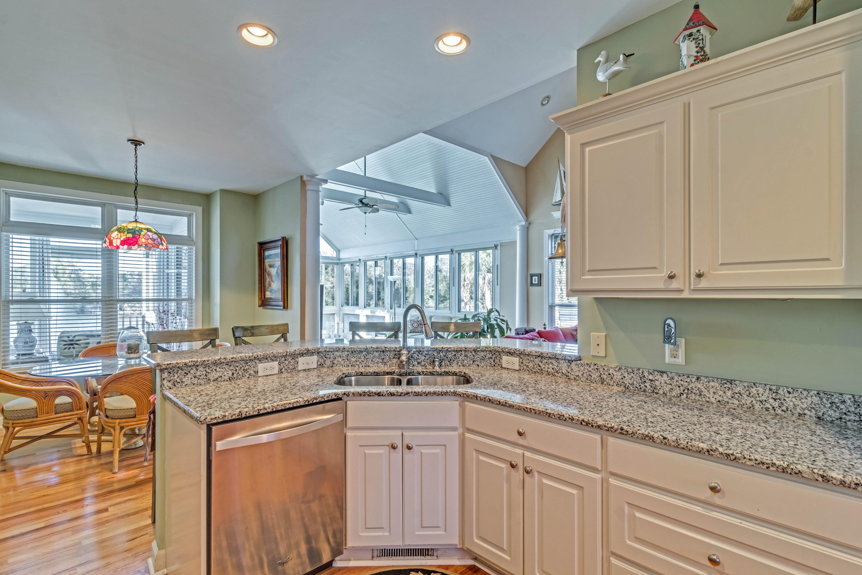 1397 Royston Road Mount Pleasant, SC 29464 - Photo 17 of 58 Gorgeous Kitchen