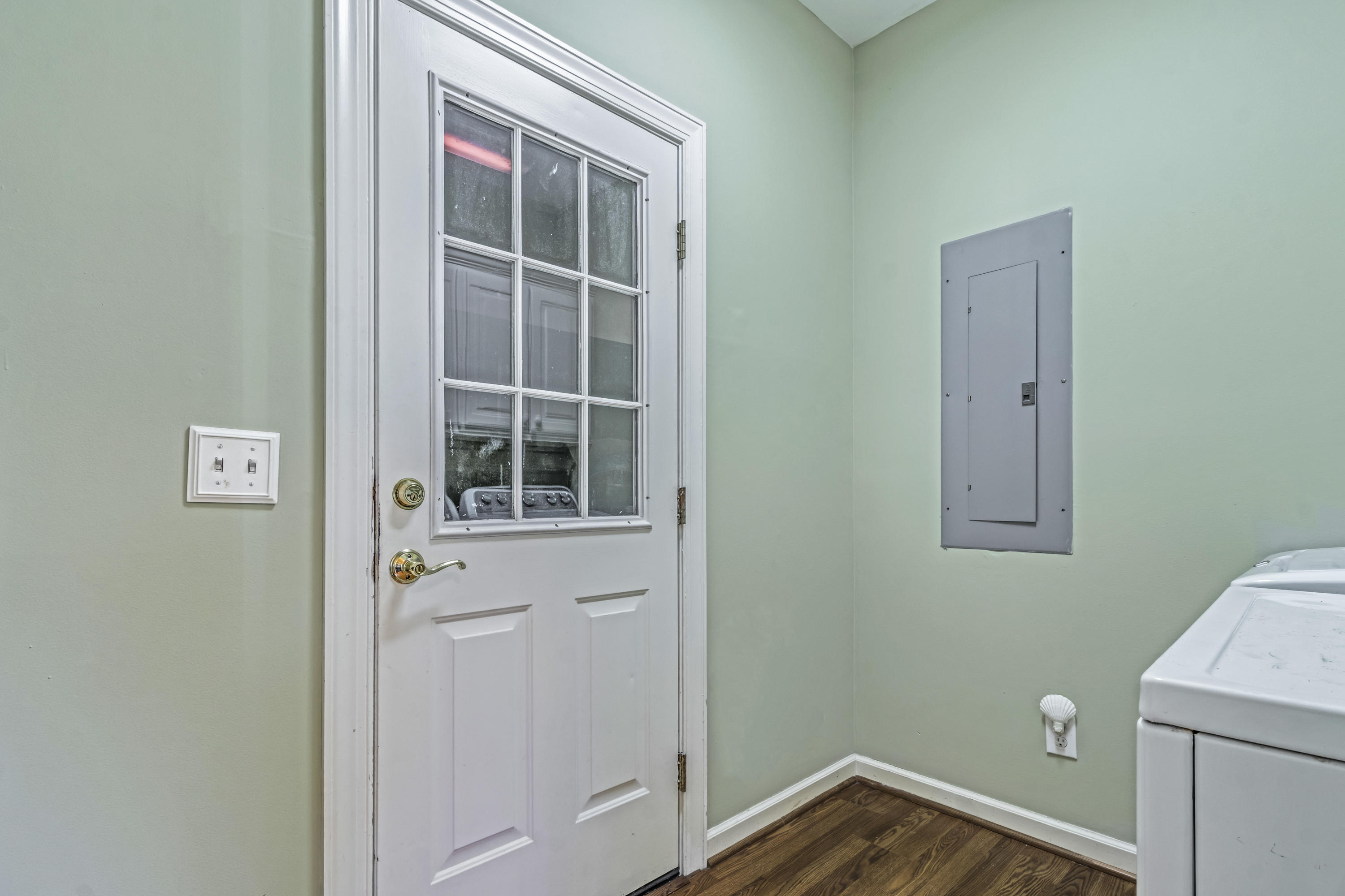 1397 Royston Road Mount Pleasant, SC 29464 - Photo 27 of 58 Laundry