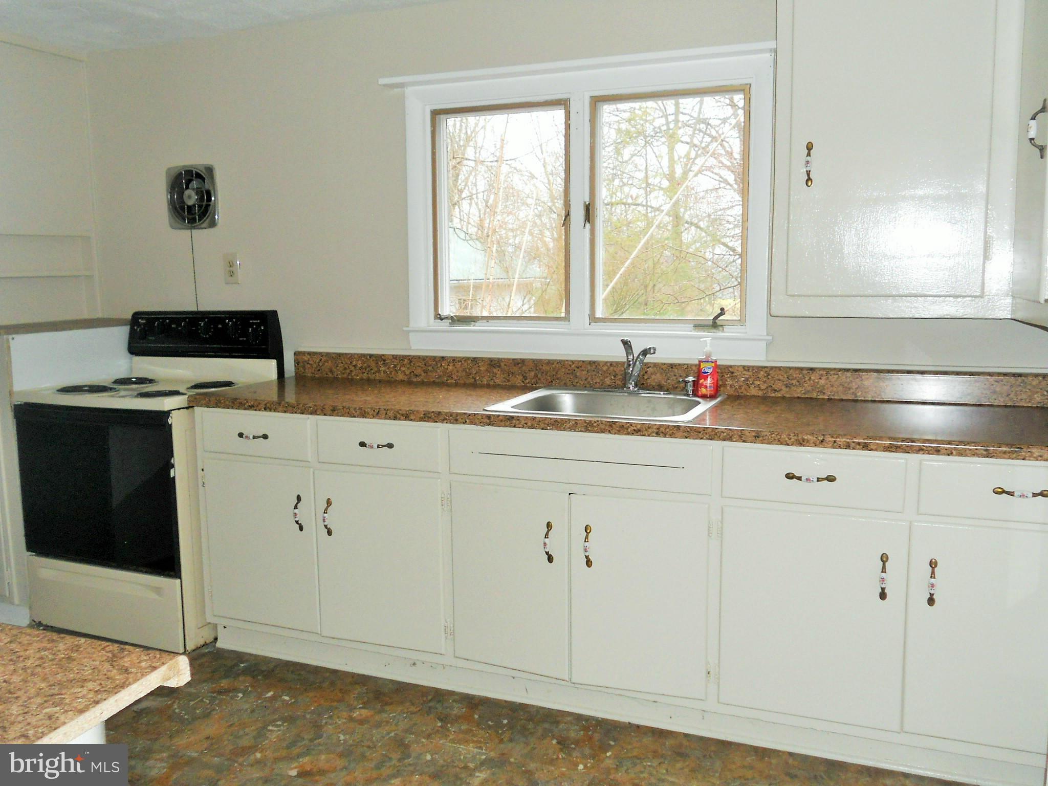 3349 Uniontown Road Westminster, MD 21158 - Photo 6 of 25 Kitchen w/ new counter tops