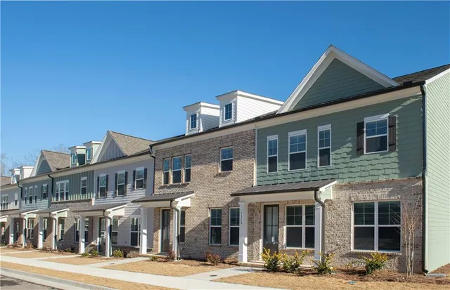 $363,700 | 5525 Leyland Drive, Flowery Branch, GA 30542